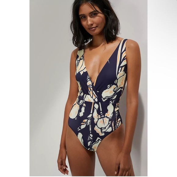 Maaji Other - Maaji 🌼 Reversible Floral V-Neck Skimpy Plunge One Piece